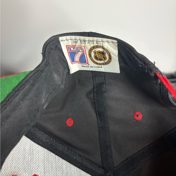 Vintage Red Wings Logo 7 Black & Red SnapBack Hat - Picture 2 of 4